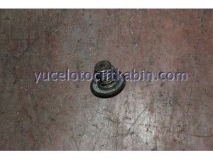 TOYOTA HİLUX TERMOSTAT ÇIKMA ORJİNAL TOYOTA HİLUX TERMOSTAT ÇIKMA ORJİNAL