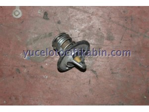 TOYOTA HİLUX TERMOSTAT ÇIKMA ORJİNAL TOYOTA HİLUX TERMOSTAT ÇIKMA ORJİNAL