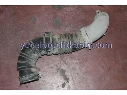 TOYOTA HİLUX HAVA FİLTRE HORTUMU ÇIKMA ORJİNAL