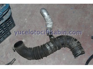 TOYOTA HİLUX HAVA FİLTRE HORTUMU ÇIKMA ORJİNAL TOYOTA HİLUX HAVA FİLTRE HORTUMU ÇIKMA ORJİNAL