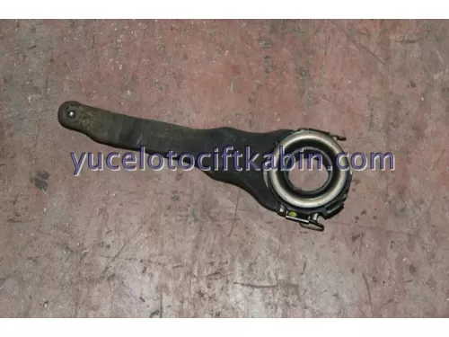 TOYOTA HİLUX DEBRİYAJ ÇATAL VE BİLYASI ÇIKMA