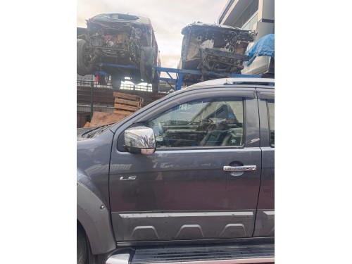 İSUZU DMAX 2019 1.9 MODEL SOL ÖN KAPI