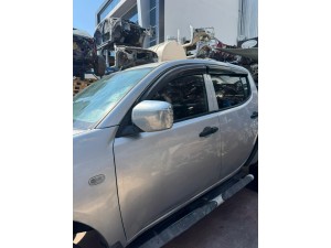 MİTSUBİSHİ E-5 L200 SOL ÖN KAPI MİTSUBİSHİ E-5 L200 SOL ÖN KAPI