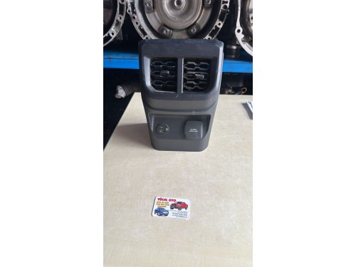 FORD RANGER 2024 WİLDTRAK ARKA KLİMA PANELİ